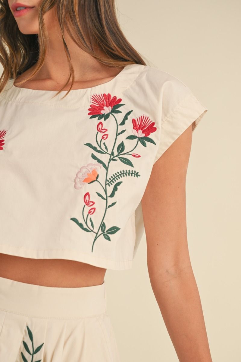 EMBROIDERED FLORAL CROP TOP - CREAM TOP -   