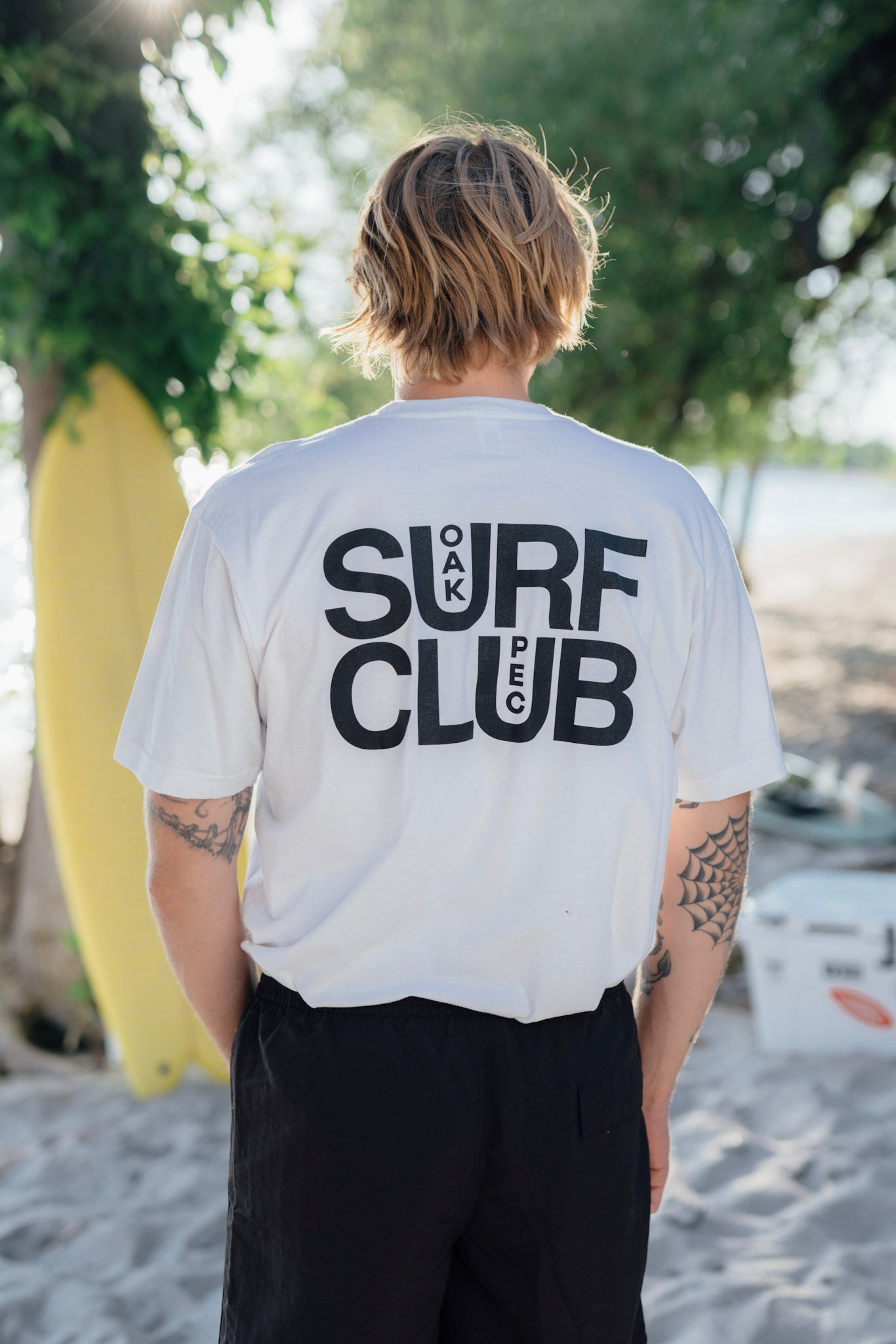 OAK SURF CLUB UNISEX PEC TEE - WHITE